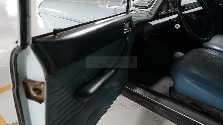 Peugeot 404
