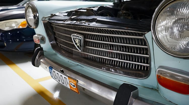 Peugeot 404