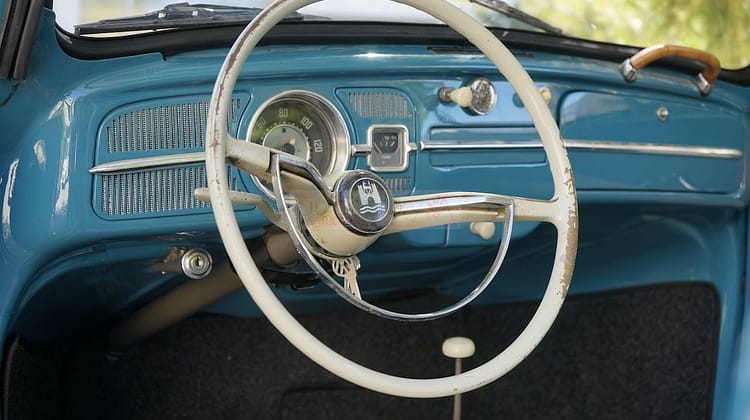 SOLD – Volkswagen Kafer Cabriolet (1966)